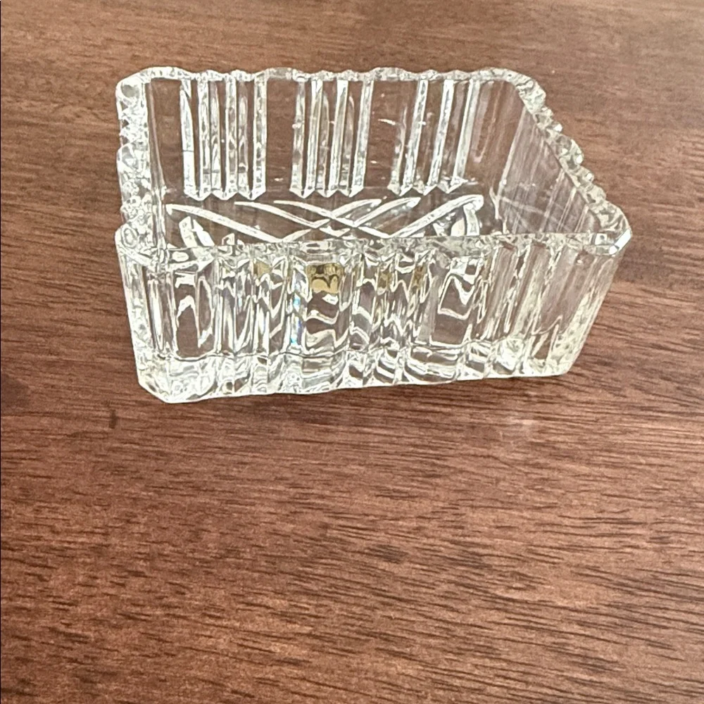 The European Collection 24% lead crystal smoker set